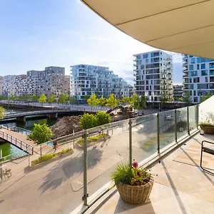 Apartment Lys 3 Vaerelses Med 26 M2 Sydvendt Altan, Århus