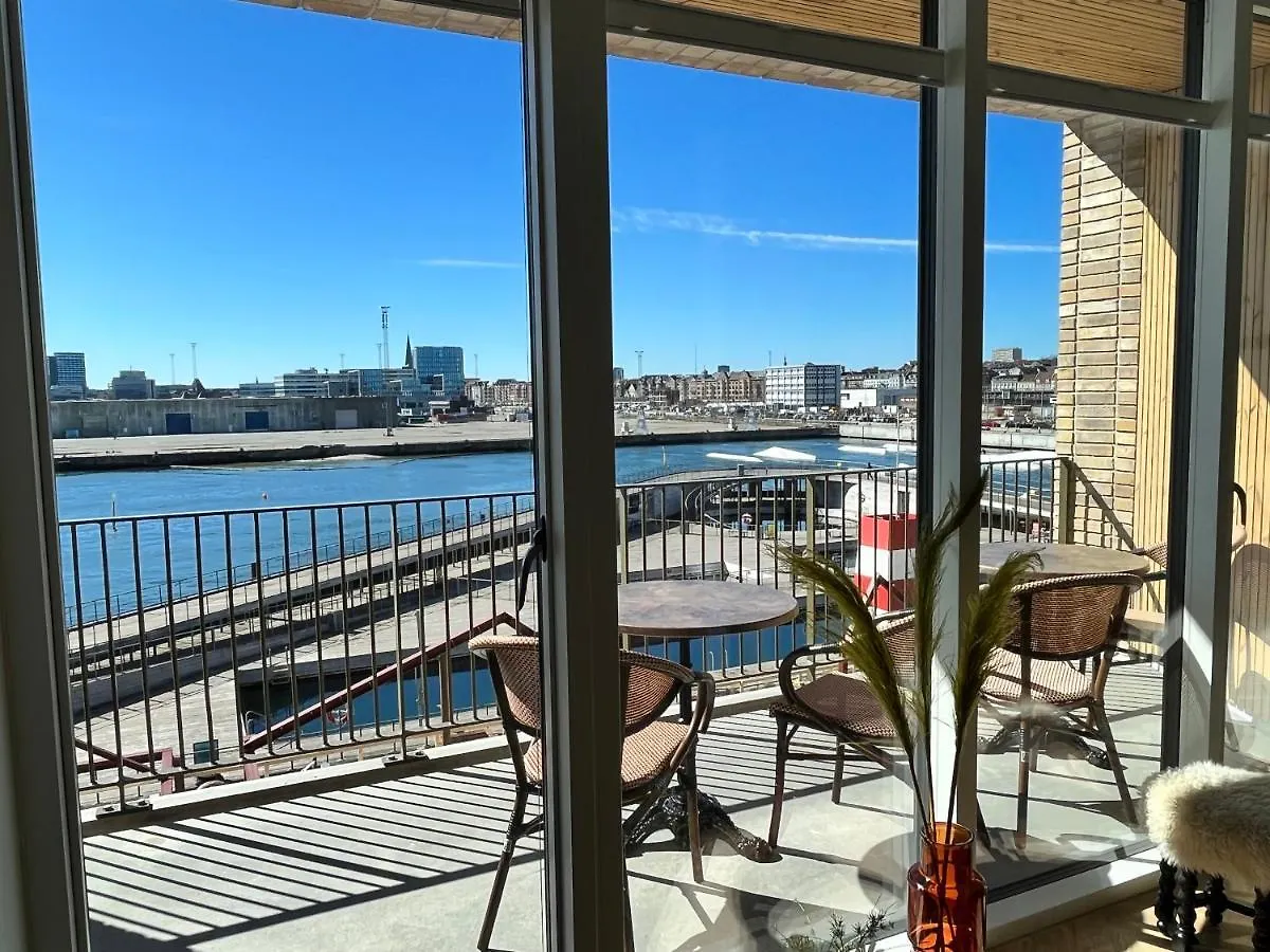 Apartment Directly To Seafront Of Bassin 7 With Big Balcony And Free Parking Århus